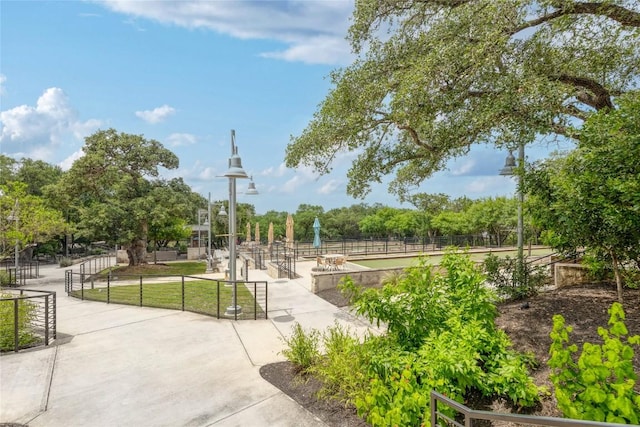 204 Hopping Peach St, San Marcos, TX 78666 - view of home's community