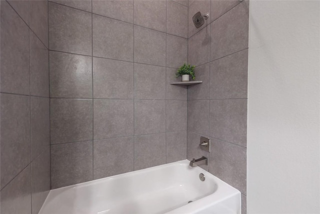 204 Hopping Peach St, San Marcos, TX 78666 - view of full bathroom