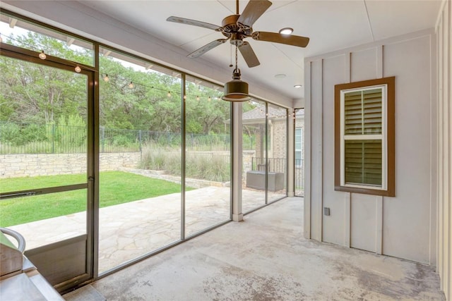 204 Hopping Peach St, San Marcos, TX 78666 - unfurnished sunroom with a ceiling fan and plenty of natural light