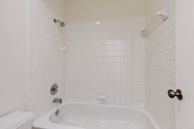 1115 Byers Ln, Austin, TX 78753 - full bathroom with toilet and shower / bathtub combination