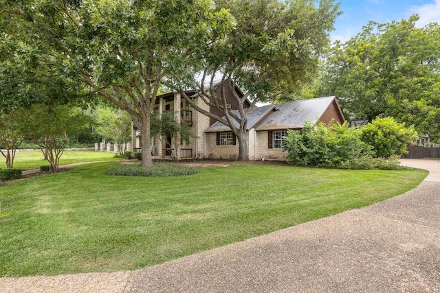 3 Hillview Dr, Round Rock, TX 78664 - view of front facade featuring a front yard