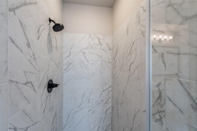 17804 Hattie Trce, Austin, TX 78738 - bathroom with tiled shower