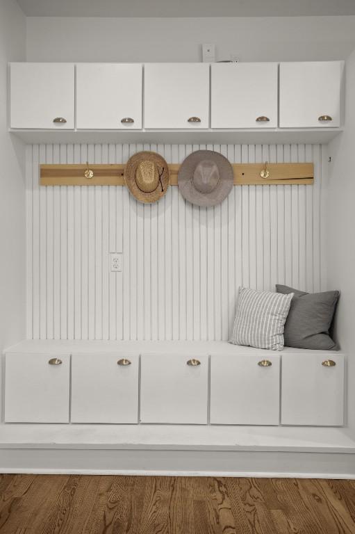1002 Payne Ave, Austin, TX 78757 - view of mudroom