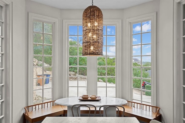 6203 Ledge Mountain Dr, Austin, TX 78731 - dining room featuring a chandelier
