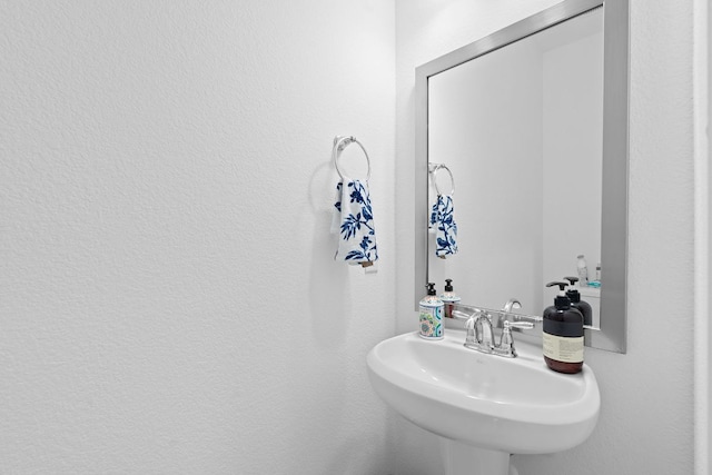 104 Meadow Wood Cv, Georgetown, TX 78626 - bathroom featuring a sink