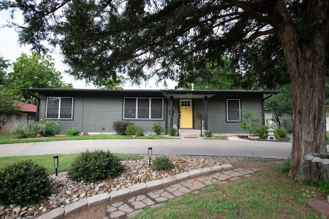 618 Francine Dr, Rockdale, TX 76567 - photo 1