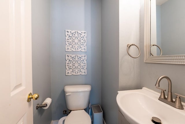 1818 W Pflugerville Pkwy, Round Rock, TX 78664 - half bath with toilet and vanity