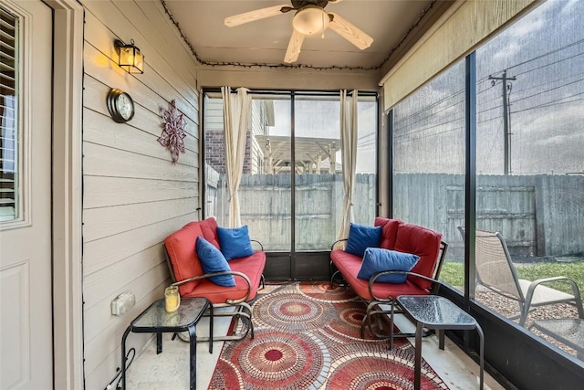 2712 Auburn Chestnut Ln, Pflugerville, TX 78660 - sunroom featuring a ceiling fan