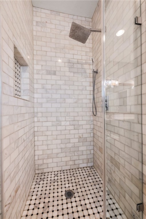 208 Sailors Run, Lakeway, TX 78734 - full bath featuring a stall shower
