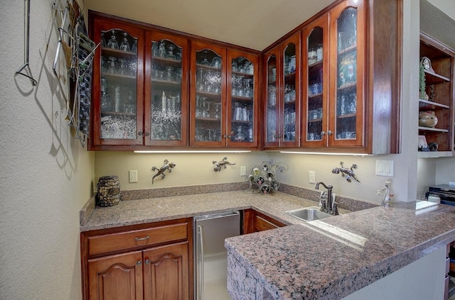 3514 Fm 3509, Burnet, TX 78611 - bar area featuring a sink and refrigerator