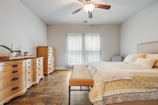 21800 Owens Cv, Lago Vista, TX 78645 - bedroom with dark wood-type flooring and a ceiling fan