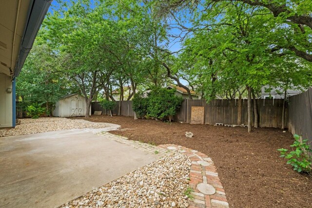 1706 Prairie Hen Cv, Austin, TX 78758 - fenced backyard featuring a patio