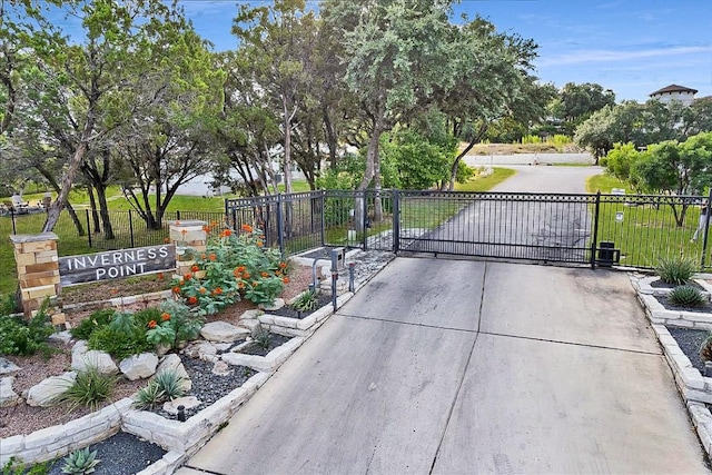 19506 Inverness Dr, Lakeway, TX 78669 - view of gate