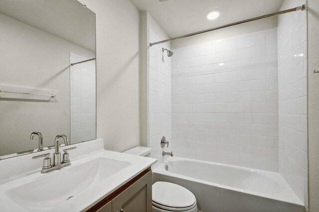210 Briggs Ln, San Marcos, TX 78666 - full bathroom with toilet, vanity, and bathing tub / shower combination