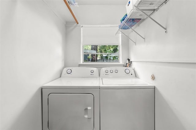 2301 Del Curto Rd, Austin, TX 78704 - laundry room featuring separate washer and dryer