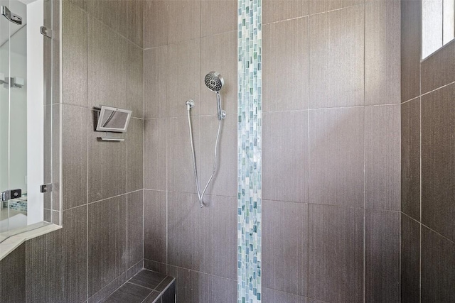3604 Shady Creek Cv, Austin, TX 78746 - bathroom featuring a tile shower