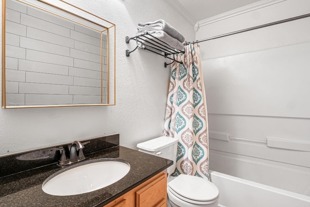 8936 Milton Lease Dr, Austin, TX 78747 - full bath with toilet, vanity, crown molding, shower / tub combo with curtain, and a textured wall