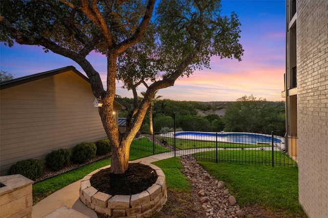 19407 White Horse Cv, Spicewood, TX 78669 - view of yard