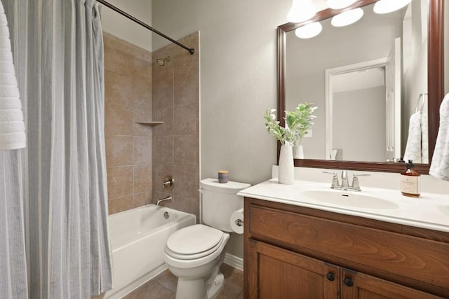 495 Catalina Ln, Austin, TX 78737 - bathroom with shower / bath combo, vanity, and toilet