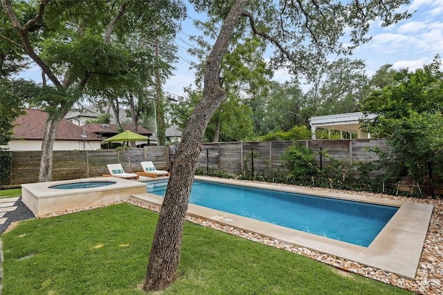 4005 Knollwood Dr, Austin, TX 78731 - view of swimming pool with an in-ground hot tub and a fenced backyard