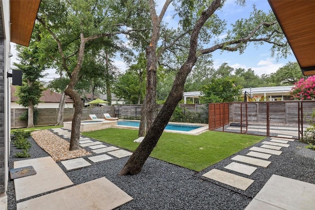 4005 Knollwood Dr, Austin, TX 78731 - fenced backyard featuring a patio