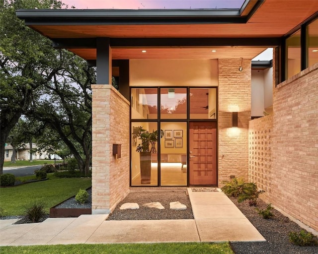 4005 Knollwood Dr, Austin, TX 78731 - entrance to property with a yard