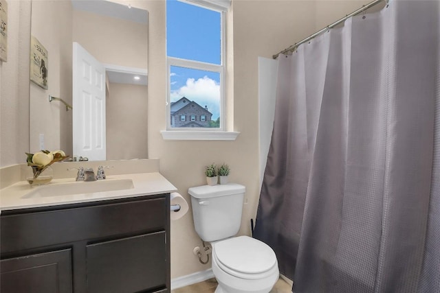 351 Jarbridge Dr, Kyle, TX 78640 - full bath with toilet, vanity, and a shower with shower curtain
