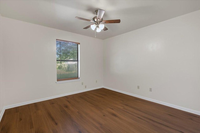 910 Garwood St, Smithville, TX 78957 - empty room with wood finished floors and ceiling fan