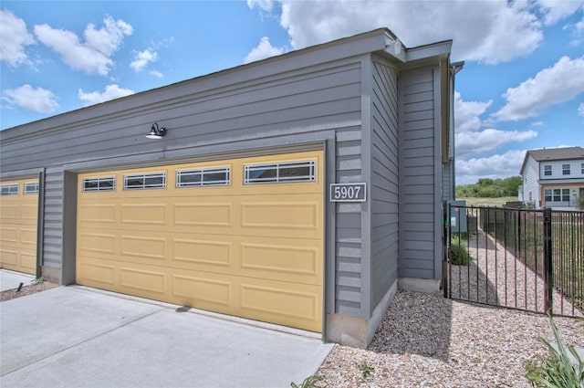 5907 Rotunda Vw, Austin, TX 78747 - view of garage