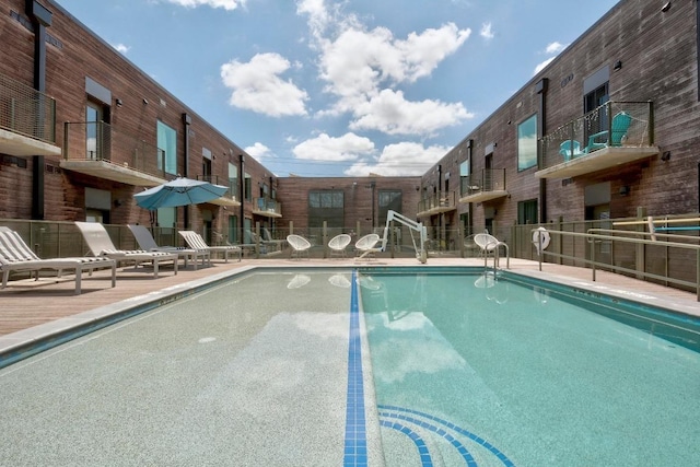 1800 E 4th St Unit 335, Austin, TX 78702 - view of community pool