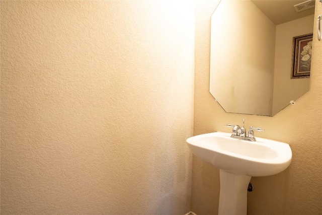 1524 Big Thicket Dr, Cedar Park, TX 78613 - bathroom with a sink