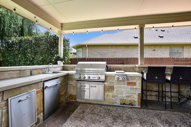 624 Purtis Creek Ln, Georgetown, TX 78628 - view of patio / terrace