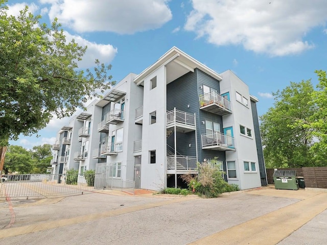 2931 E 12th St Unit 206, Austin, TX 78702 - view of apartment building / complex