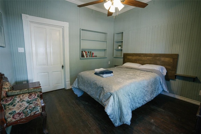 793 N Houston Ave, New Braunfels, TX 78130 - bedroom featuring hardwood / wood-style flooring, ornamental molding, a ceiling fan, and baseboards