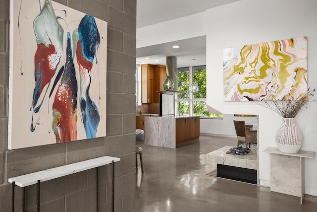1003 E 8th St, Austin, TX 78702 - welcome area featuring recessed lighting