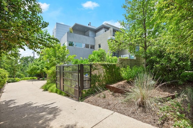 1003 E 8th St, Austin, TX 78702 - view of gate