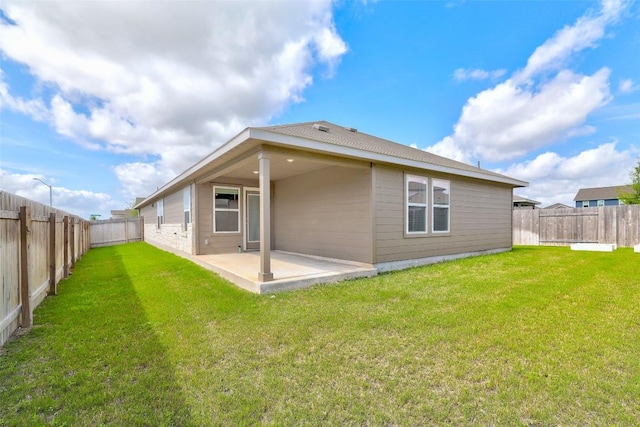 2824 Smokehouse Trl, Round Rock, TX 78665 - back of property with a patio area and a fenced backyard