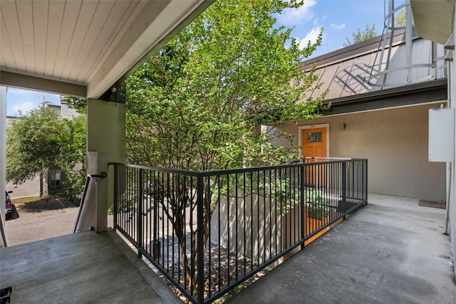 935 La Posada Dr Unit 243, Austin, TX 78752 - view of balcony