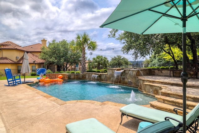 700 Zen Gardens Ter, Austin, TX 78732 - outdoor pool featuring a patio area