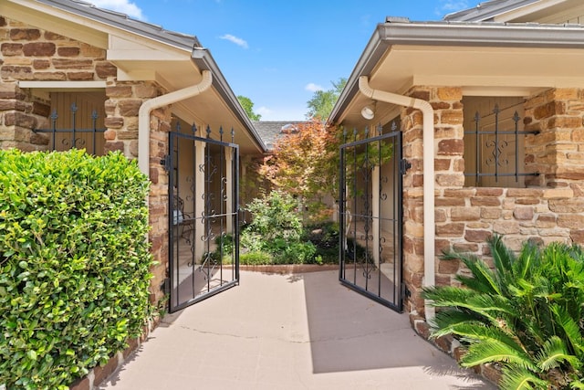 618 Hi Stirrup, Horseshoe Bay, TX 78657 - view of patio / terrace featuring a gate