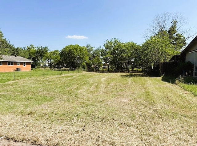 104 W Burton St, Manor, TX 78653 - photo 2