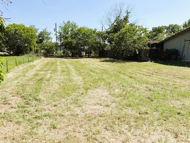 104 W Burton St, Manor, TX 78653 - photo 1