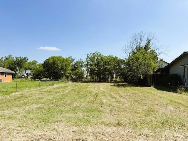 104 W Burton St, Manor, TX 78653 - photo 3