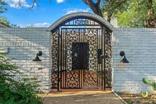 4202 N Hills Dr, Austin, TX 78731 - view of gate