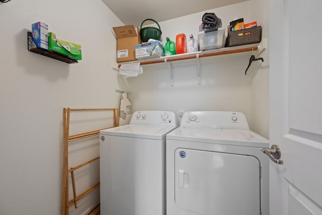 10304 Lone Pine Ln, Austin, TX 78747 - laundry room featuring washer and clothes dryer