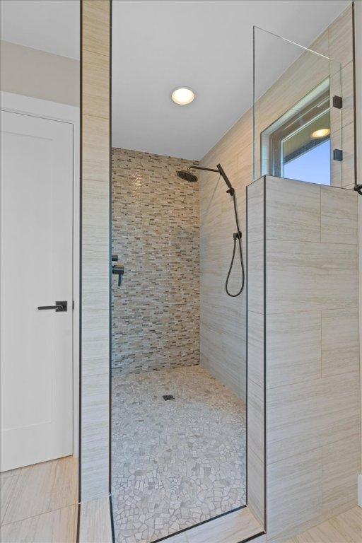1405 Parkinson Dr, Austin, TX 78704 - full bathroom featuring a shower stall