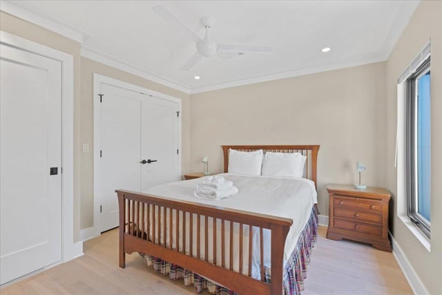 1405 Parkinson Dr, Austin, TX 78704 - bedroom featuring light wood finished floors, multiple windows, crown molding, ceiling fan, and recessed lighting