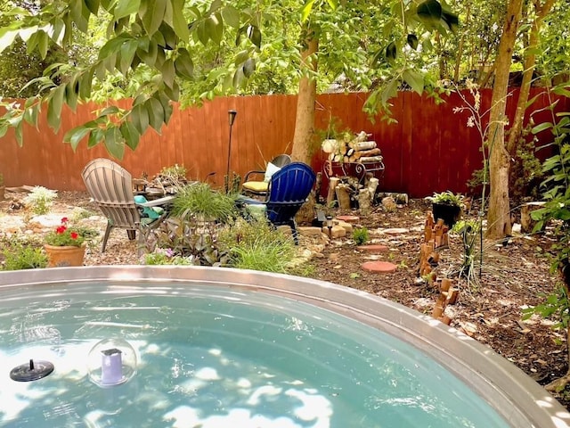 810 Monterrey St, Lockhart, TX 78644 - view of pool featuring a hot tub