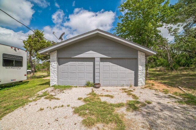 9600 Claxton Dr, Austin, TX 78736 - view of detached garage