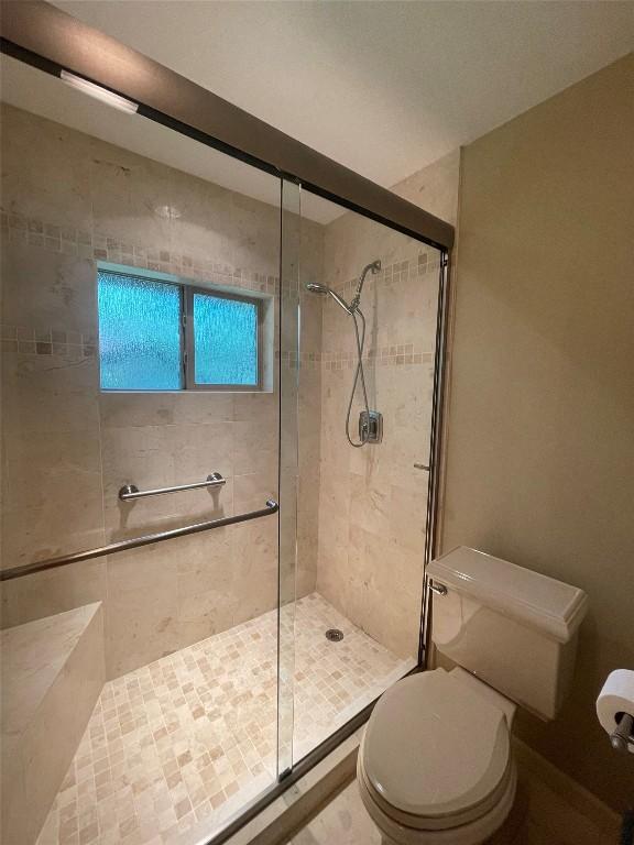 11311 Alhambra Dr, Austin, TX 78759 - bathroom with a shower stall